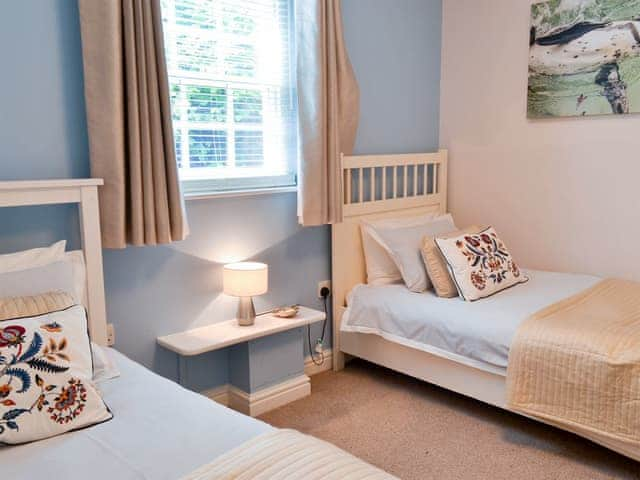 Twin bedroom | Chestnut Cottage - Sewerby Hall Cottages, Sewerby, near Bridlington