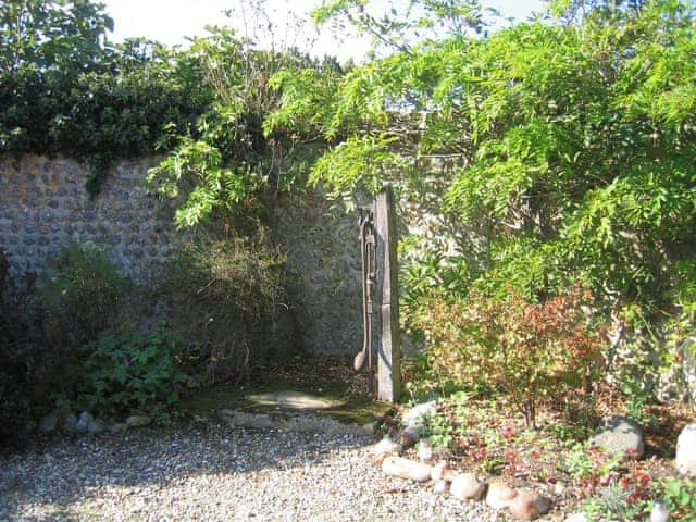 Garden | Wallages Cottage, The Granary - White House Farm Holiday Cottages, Knapton, near North Walsham