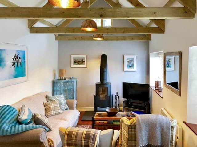 Characterful exposed wooden beams | The Old Sawmill @ Sunnyside, Trevelmond, near Liskeard