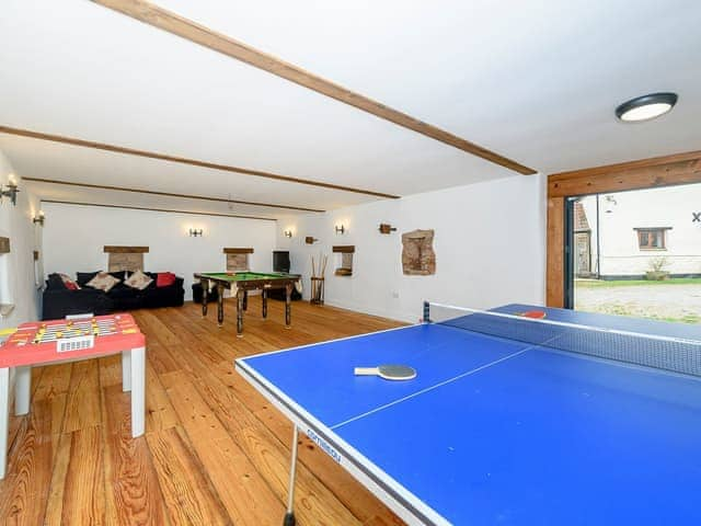 Shared games room | Bishpool Farm CottagesThe Granary, The Stable House - Bishpool Fa, Taunton and The Quantocks