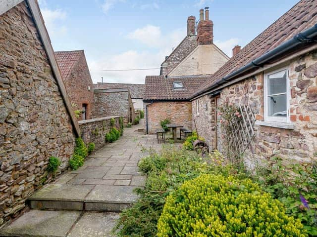 Peaceful retreat | Bishpool Farm CottagesThe Granary, The Stable House - Bishpool Fa, Taunton and The Quantocks