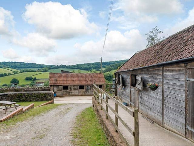 Paddocks and stables are available on-site | Bishpool Farm CottagesThe Granary, The Stable House - Bishpool Fa, Taunton and The Quantocks