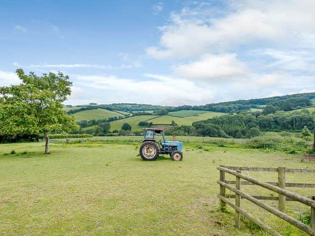 Wonderful surrounding area | Bishpool Farm CottagesThe Granary, The Stable House - Bishpool Fa, Taunton and The Quantocks