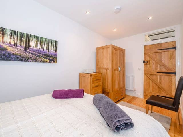 Relaxing double bedroom | Bishpool Farm CottagesThe Granary, Taunton and The Quantocks