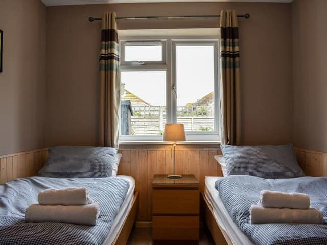 Twin bedroom | Mussel Cottage, Elmer