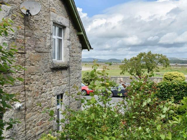 Delightful far reaching views | Underhill Cottage, Arnside, near Grange-over-Sands