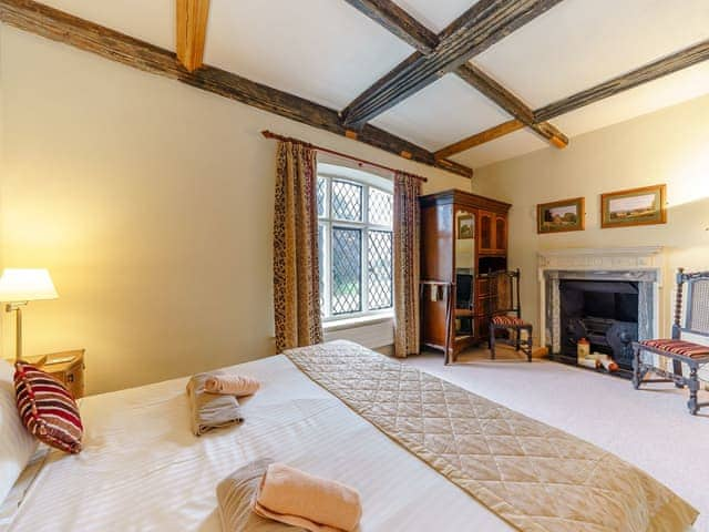 Elegant double bedroom | Sir Henry Sidney - Ludlow Castle, Ludlow