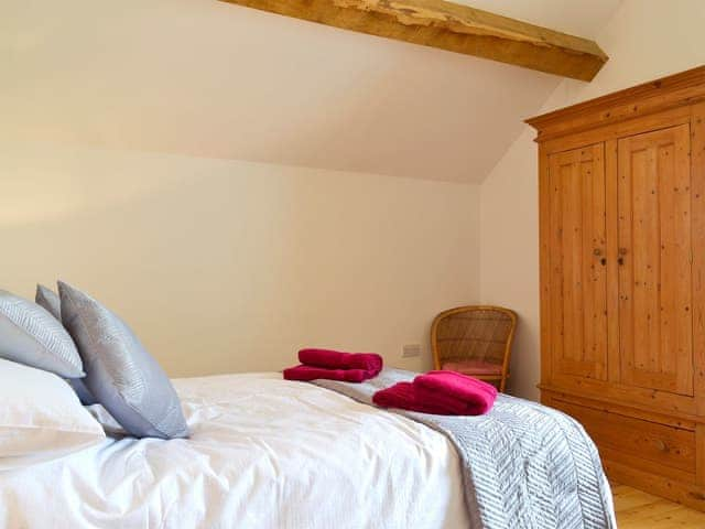 Well-appointed double bedroom | Holly Cottage, Handley, near Matlock