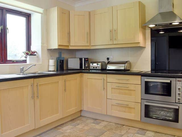 Well equipped kitchen | The Oaks - Trecan Farm Cottages, Lanreath, near Looe