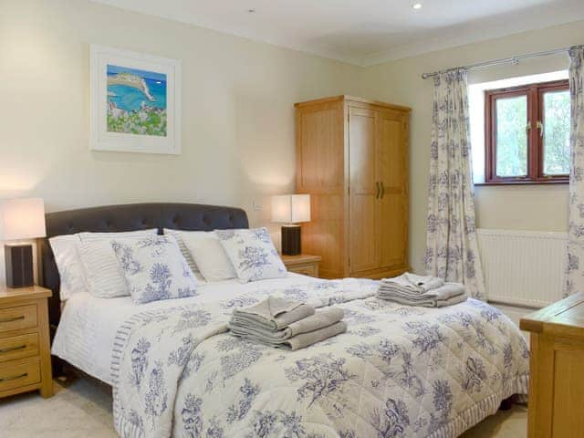 Comfortable double ebdroom | The Oaks - Trecan Farm Cottages, Lanreath, near Looe