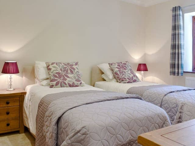 Comfy twin bedroom | The Oaks - Trecan Farm Cottages, Lanreath, near Looe