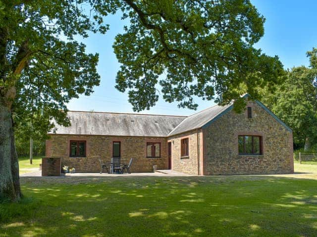 Delightful holiday accommodation | The Oaks - Trecan Farm Cottages, Lanreath, near Looe