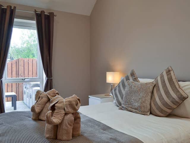 Double bedroom | Sunflower Cottage - Hoxne Cottages, Strensall, near York