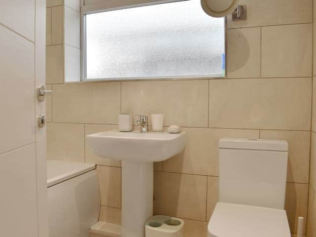 Bathroom | Bowness Apartments- Bowness Apartment - Bowness Apartments , Bowness-on-Windermere 