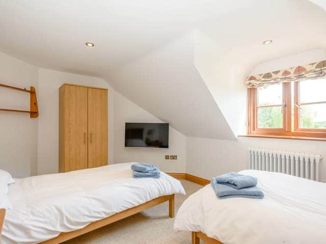 Twin bedroom | Riversdale Cottage, Irstead, near Wroxham