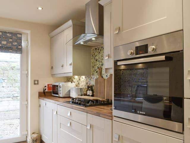 Fully appointed kitchen | Easter Cottage, Bamford, near Hope Valley