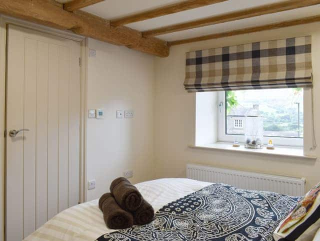 Peaceful en-suite double bedroom | Easter Cottage, Bamford, near Hope Valley