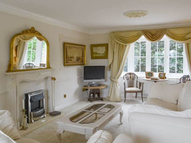 Elegant living room | Walnut Tree House, Tilney St Lawrence, near Kings Lynn