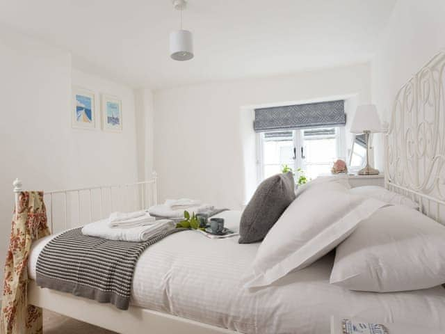 Double bedroom | Cosy Cottage, Fowey