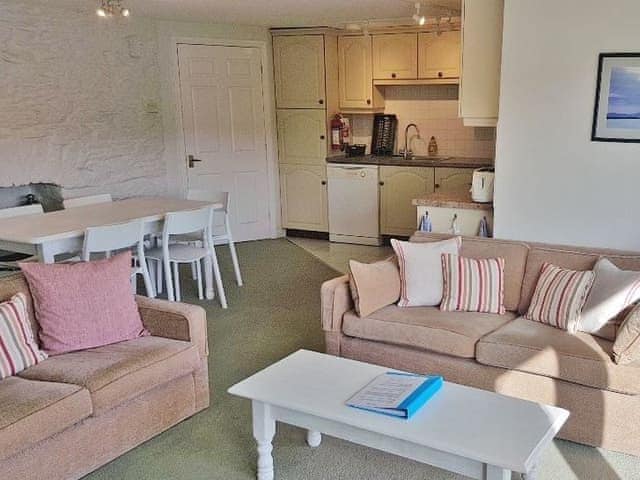 Pleasant open plan living space | Middle Deck, Fowey