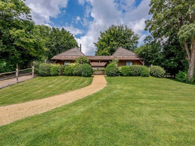 Idyllic stable conversion | Castlemans Stables East - Castleman&rsquo;s Stables, Sedlescombe, near Battle