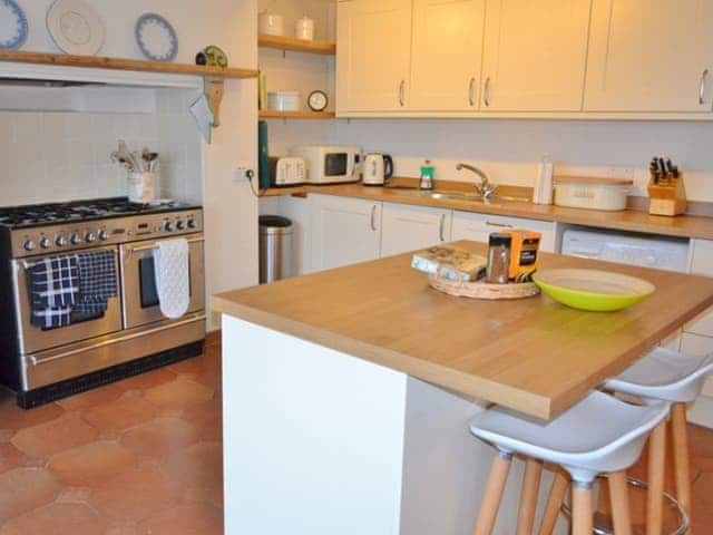 Modern and well equipped kitchen area | Roadstead, Fowey