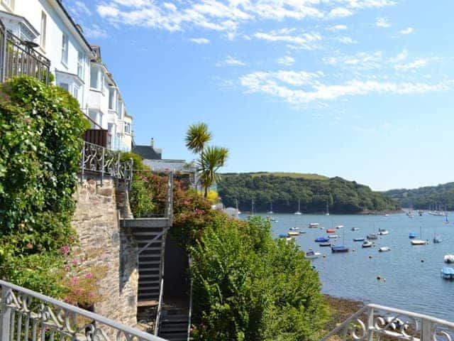 Fabulous holiday home overlooking the river | Roadstead, Fowey