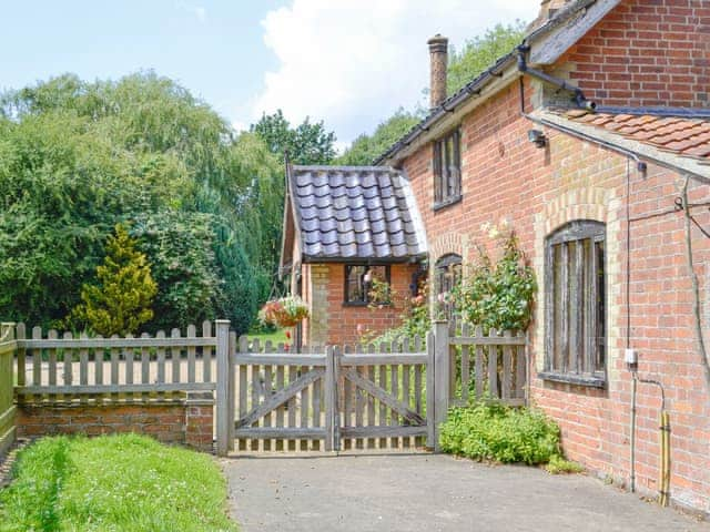 Attractive holiday home | Meadow Cottage, Linstead Parva, near Southwold