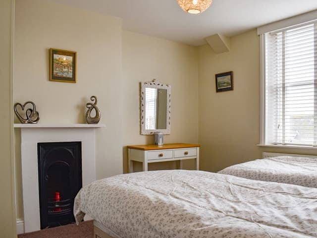 Twin bedroom | Beach Side, Whitby