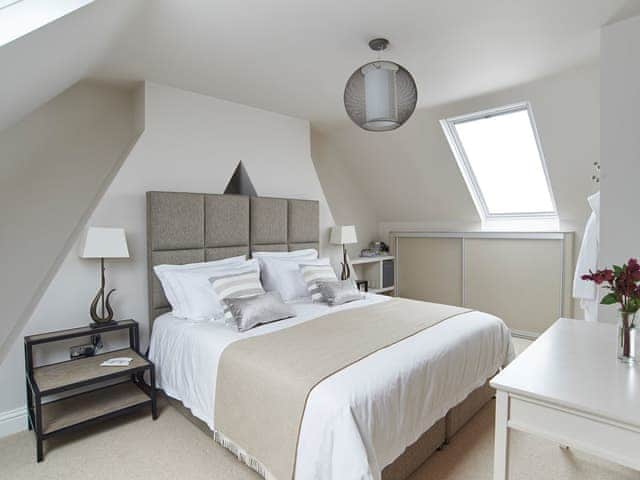 Peaceful bedroom | Hydrangea House, Hythe