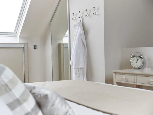 Peaceful bedroom | Hydrangea House, Hythe