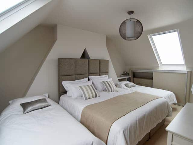 Tranquil bedroom | Hydrangea House, Hythe