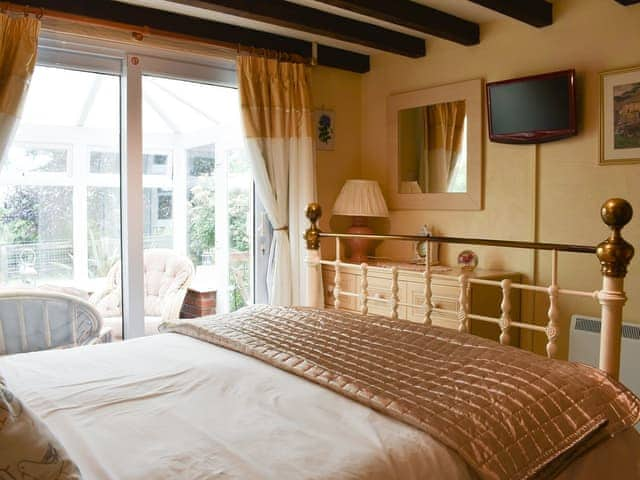 Double bedroom | The Swallows, Enniscaven, near St Austell