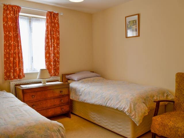 Twin bedroom | Red Lion Cottage, Chatteris