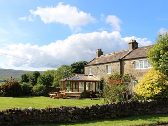 Detached, spacious cottage | Lyndhurst Cottage, Carlton-in-Coverdale, near Leyburn