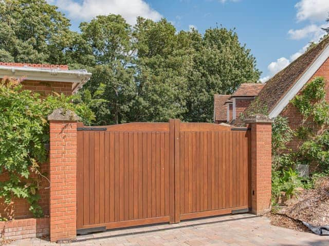 Main entrance gates | The Coach House Stables, Hernhill