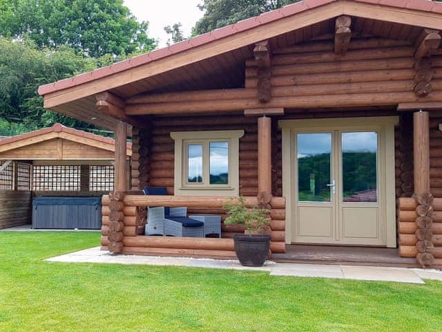 Charming holiday lodge with hot tub | Vindomora Country Lodges - Vindolanda Lodge - Vindomora Country Lodges , Ebchester, near Consett