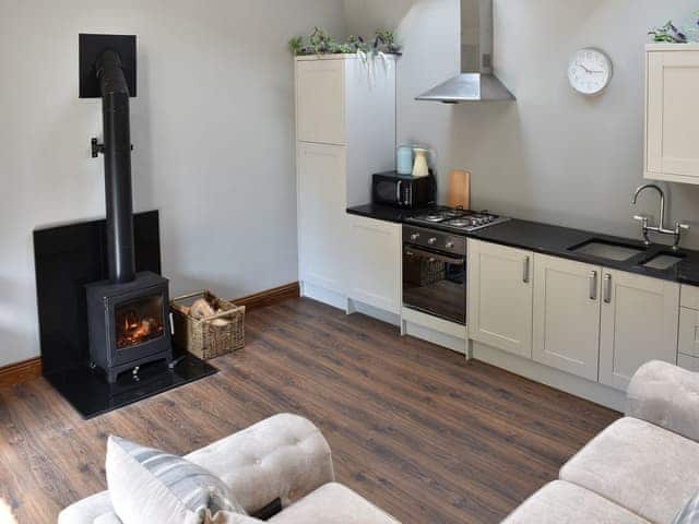 Spacious living area | Poppy Lodge - Tavern Cottages, Newsham, near Richmond