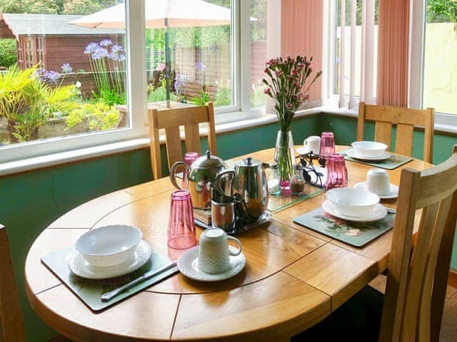 Dining room | The Swallows, Enniscaven, near St Austell