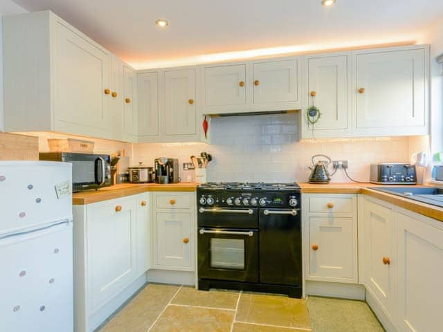 Fully appointed fitted kitchen | Whibberley Cottage, Ashford-in-the-Water, near Bakewell