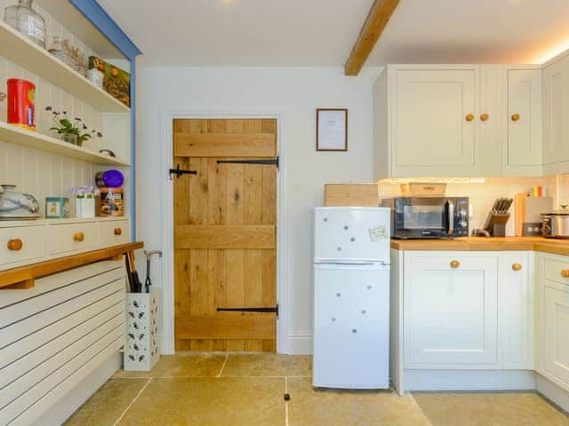 Comprehensively equipped kitchen | Whibberley Cottage, Ashford-in-the-Water, near Bakewell