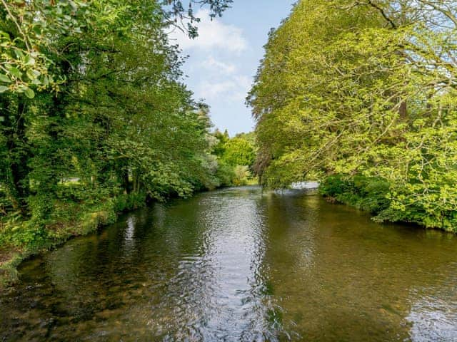 Attractive surrounding area | Whibberley Cottage, Ashford-in-the-Water, near Bakewell