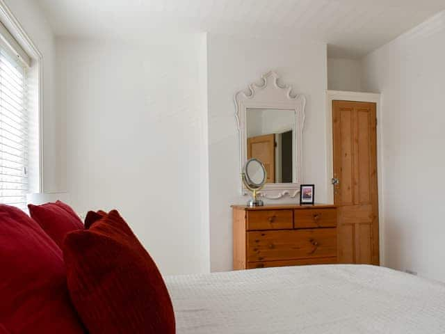 Double bedroom | Shingle Cottage, Whistable