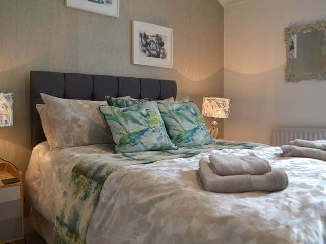 Welcoming double bedroom | Riversdale - Grange End Cottages, Grasmere