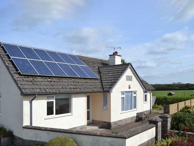 Lovely detached holiday bungalow | West Middlewick Farm - The Old Creamery - West Middlewick Farm , Nomansland, near Tiverton