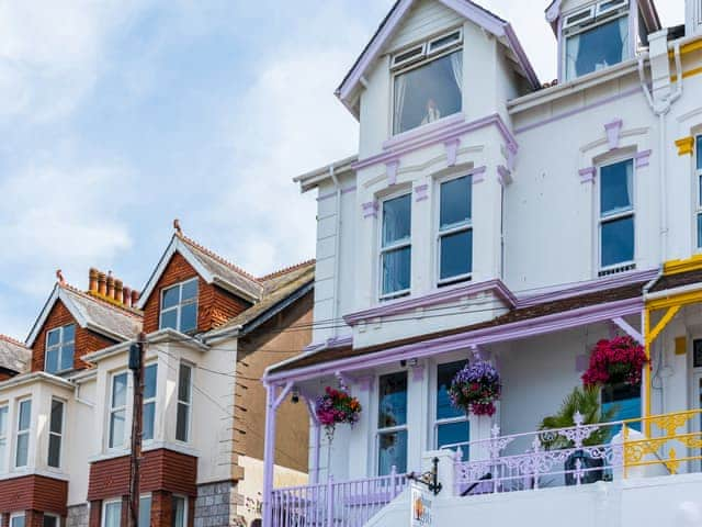 Delightful traditional seaside holiday accommodation | The Starfish - Harbour Lights, Brixham