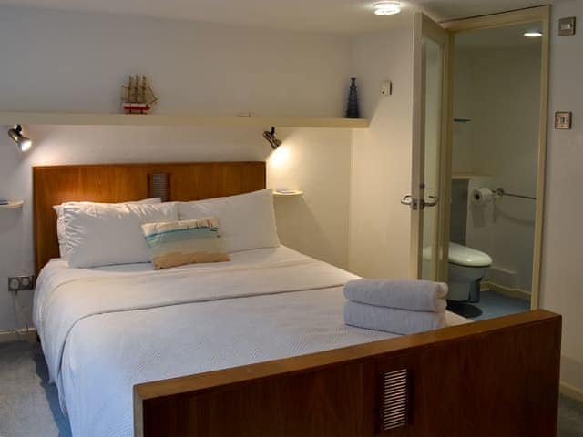 Double bedroom | Moderno - Tregrill Farm Cottages, Menheniot, near Liskeard