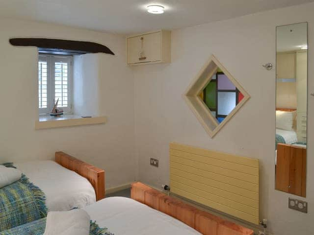 Twin bedroom | Moderno - Tregrill Farm Cottages, Menheniot, near Liskeard