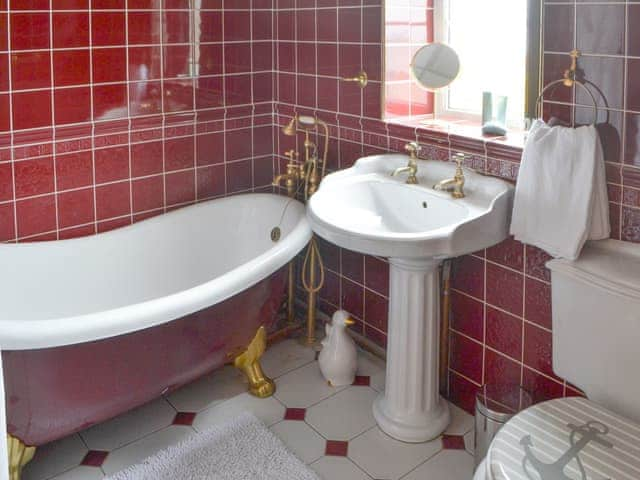 Family bathroom | The View Old Coastguard Cottage, Tynemouth