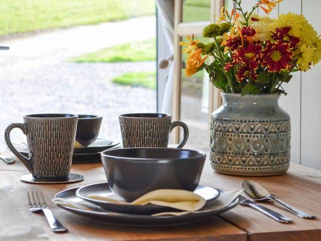 Relax and anjoy a leisurely breakfast whilst taking in the surroundings | Lapwing - Wallace Lane Farm Cottages, Brocklebank, near Caldbeck and Uldale